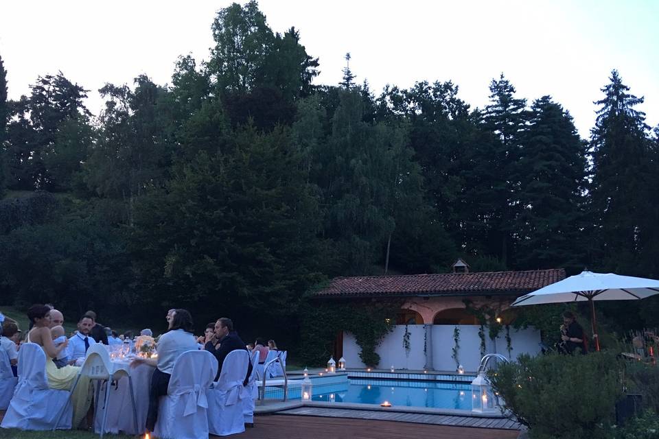 Cena bordo piscina