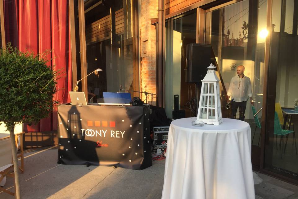 Tony Rey Music Show