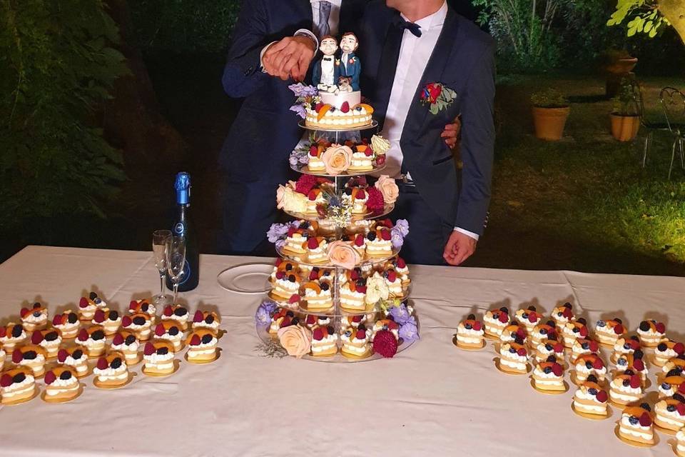 Taglio torta sposi
