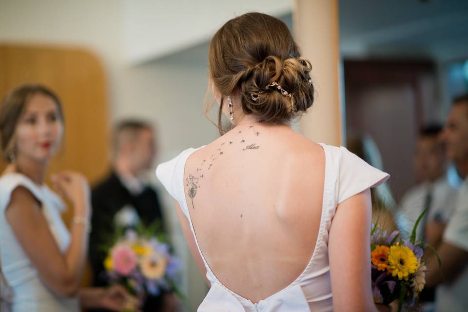 Romantic hair style