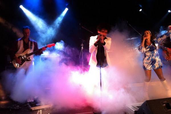 Let's groove dal vivo