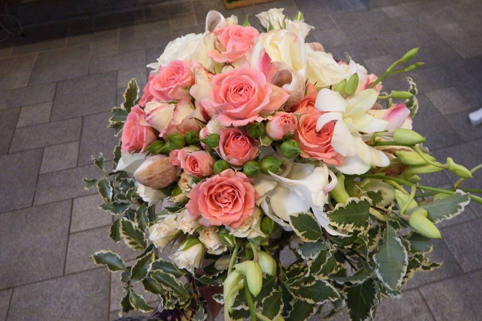 Bouquet rose e conchiglie