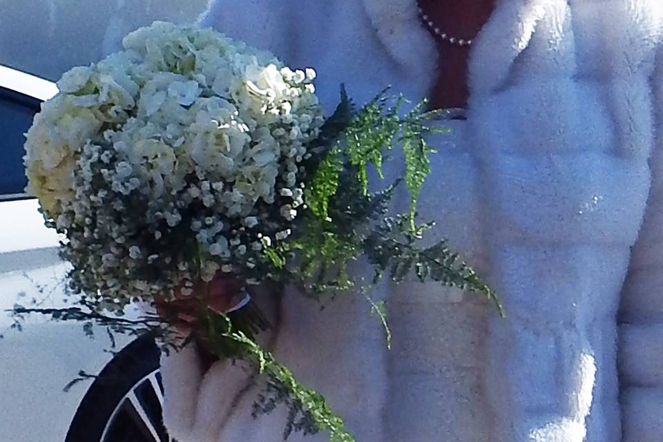 Bouquet con ortensie bianche