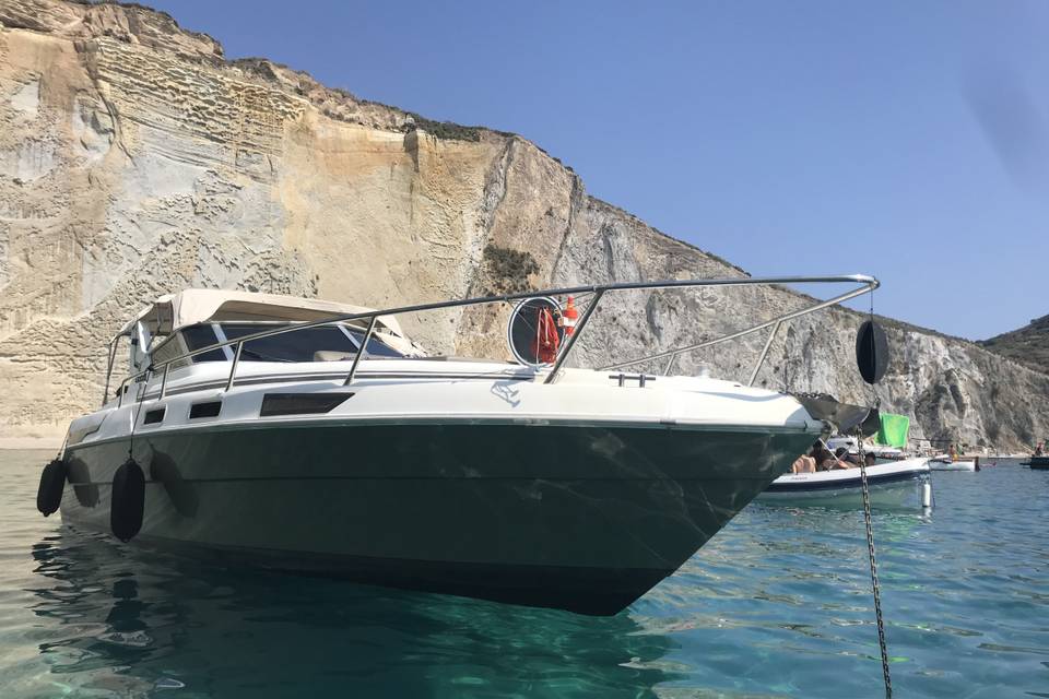 Baia Chiaia di Luna Ponza