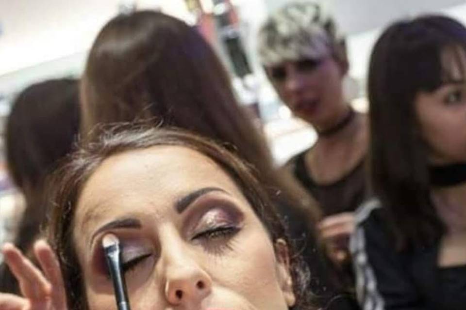 Makeup sulla cantante Syria