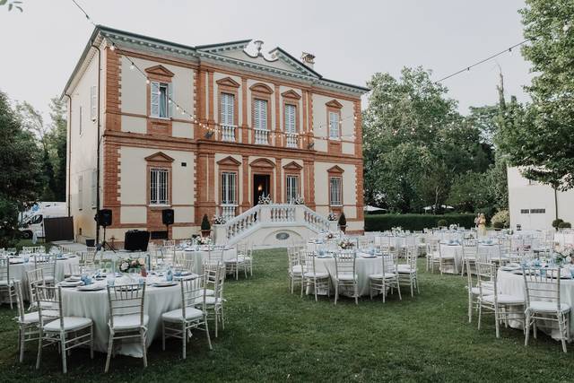Cena fronte villa