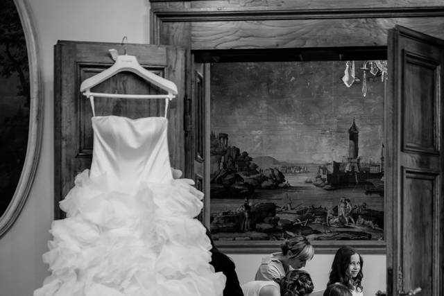 Abito della sposa con le bimbe