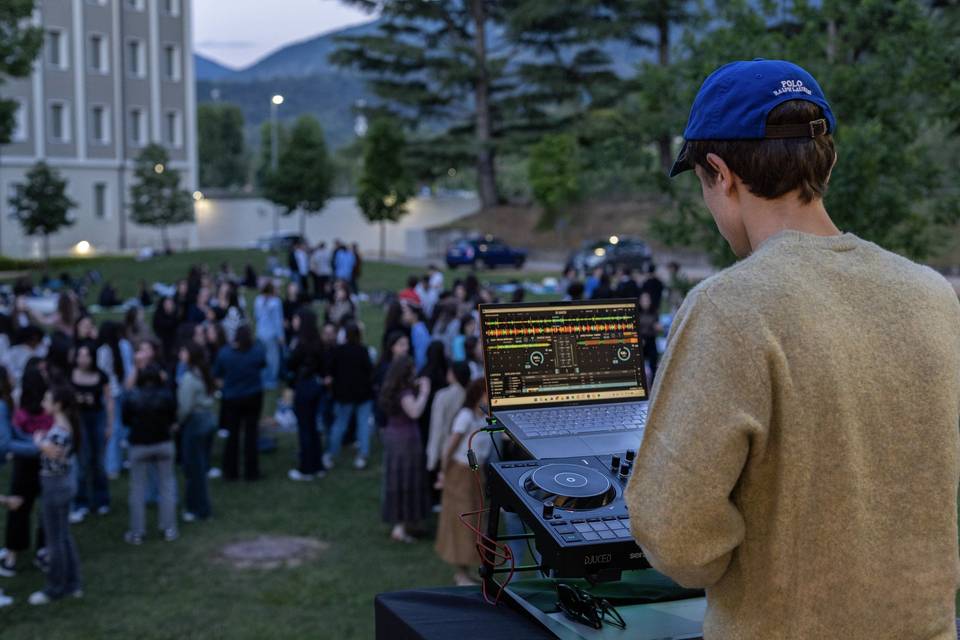 LB dj set