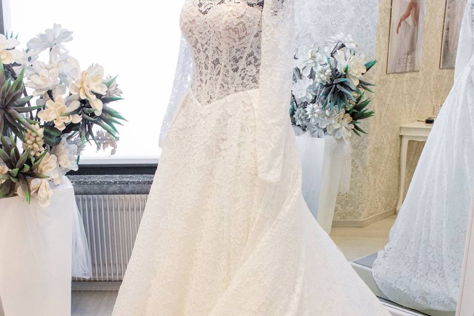 Abito Pizzo Floreale