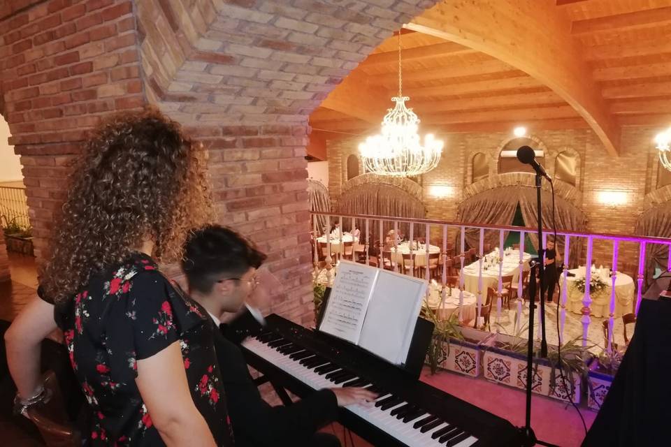 Pianista e Maria Rita in sala