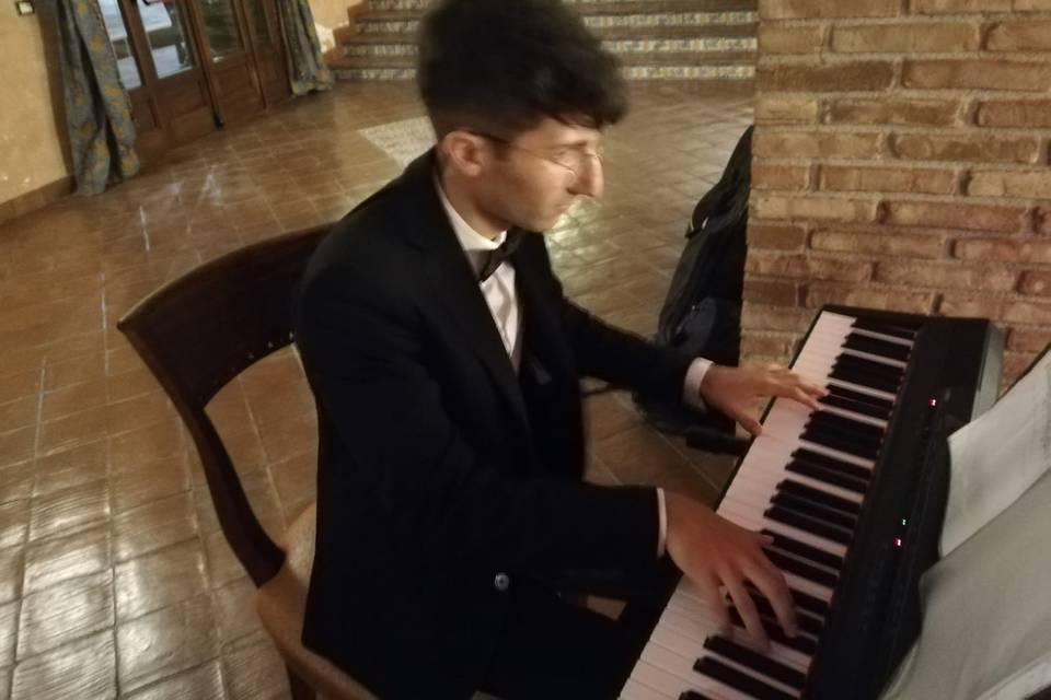 Pianista Giovanni in sala