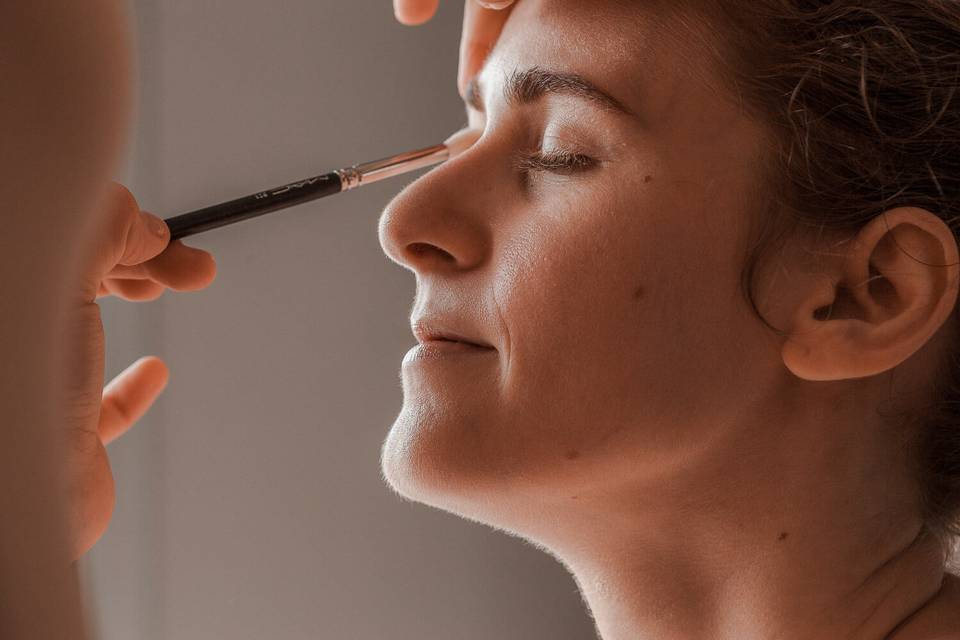 Il-momento-del-trucco-sposa