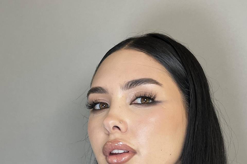 Reverse eye-liner