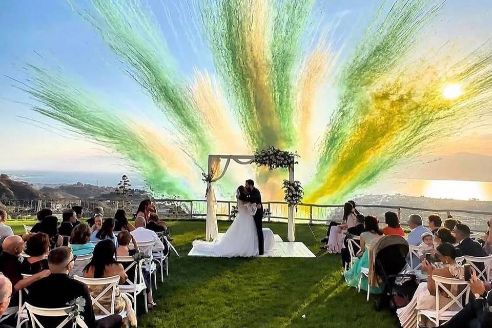 SMOKE BOMB