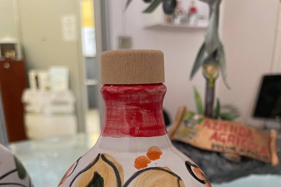 Orcio in ceramica con fiore