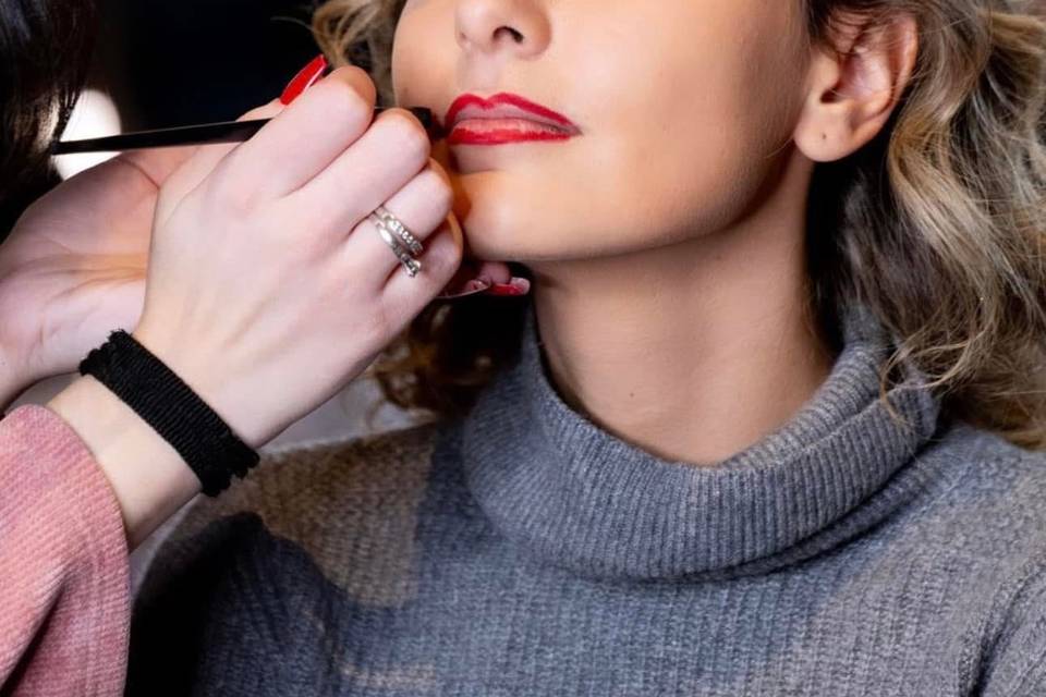 Girleanu Carmen Alexandra Make-up Artist 