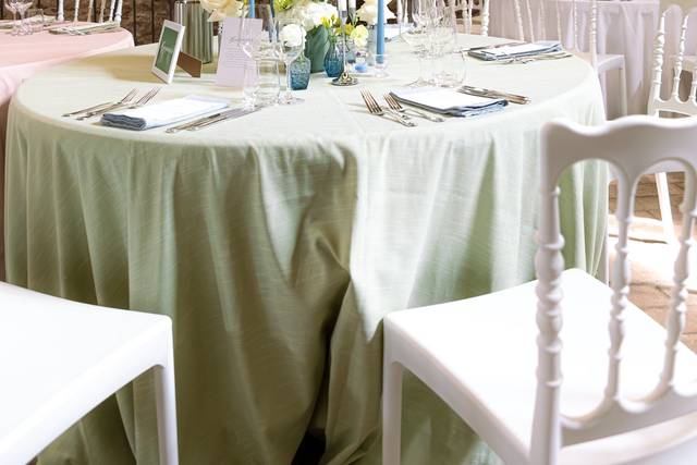 Allestimento tavoli pastello
