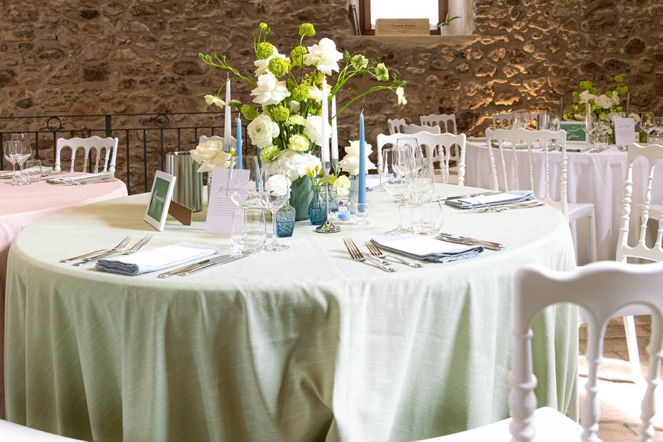 Allestimento tavoli pastello