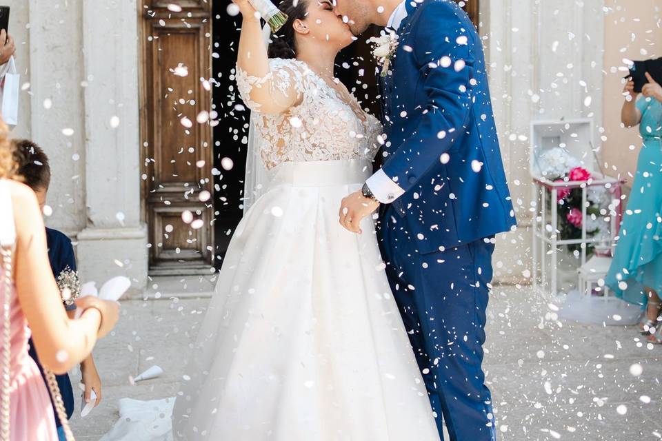 Sposo e Sposa fuori chiesa