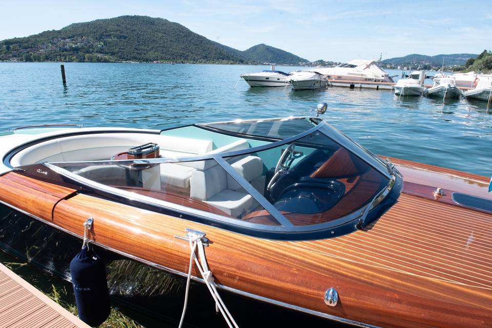Barca Acqua Riva