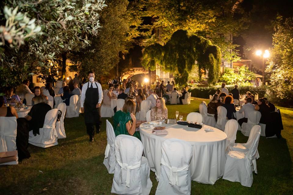 Aperitivo in giardino