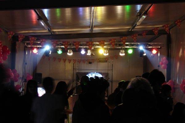 Party con il nostro allestimento audio, luci e palloncini