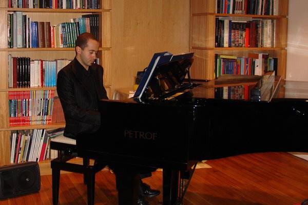Aperitivi con intrattenimento al pianoforte