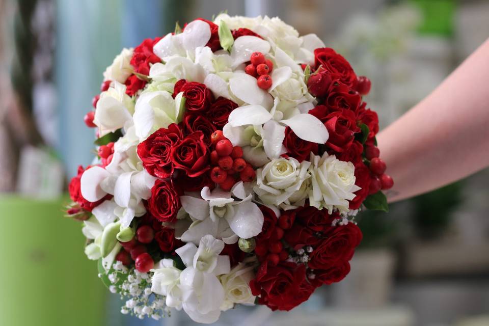 Bouquet sposa bianco rosso