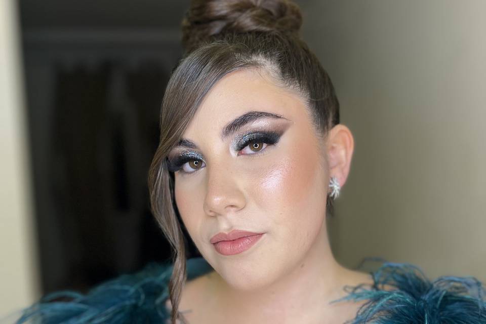 Strong Make-Up