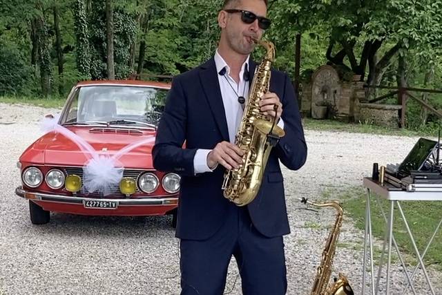 Andrea incanta col Sax!
