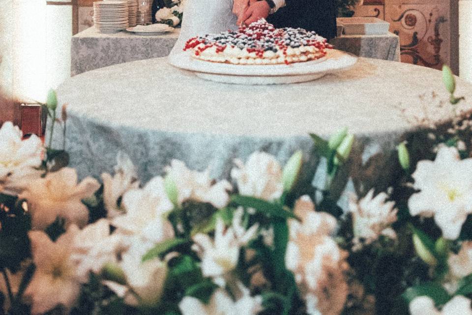 Cake cutting
