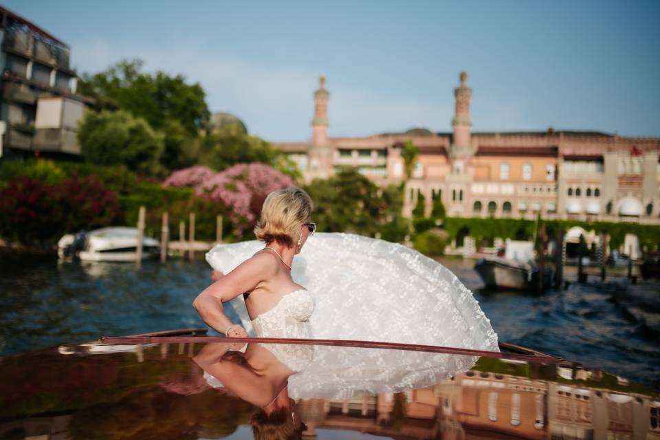 Bride on the boat