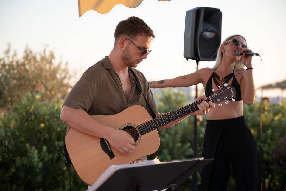 Acoustic duo