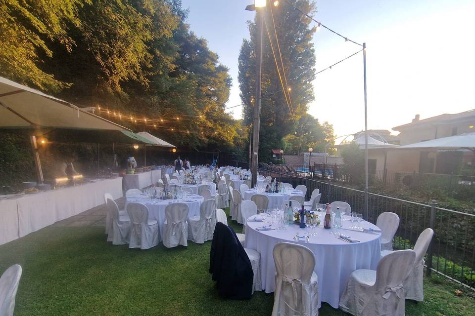 Cena in giardino