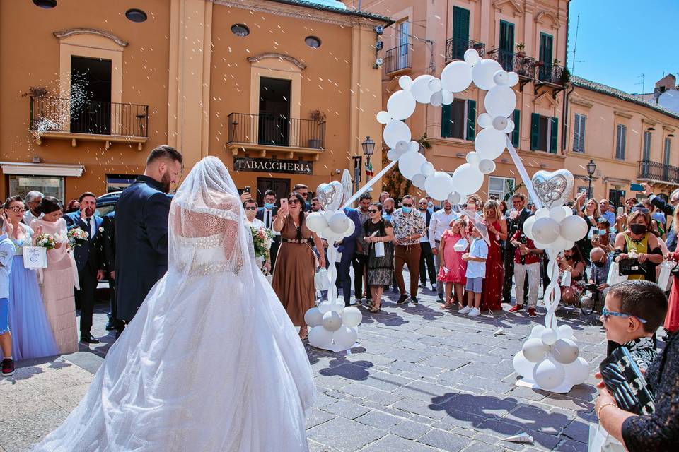 L'uscita dalla chiesa