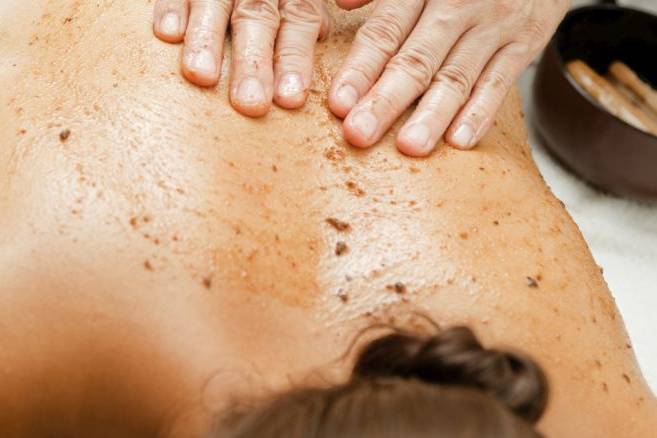 Rituale massaggio più scrub