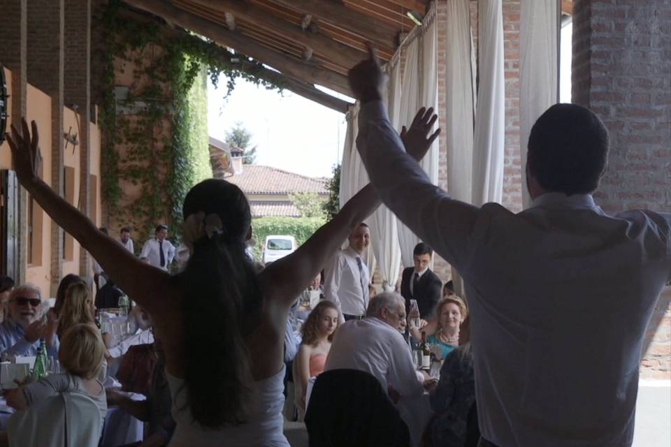 A wedding tale: dancing time.