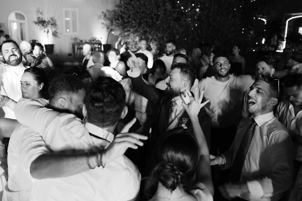 SHAKE UP ENTERTAINMENT