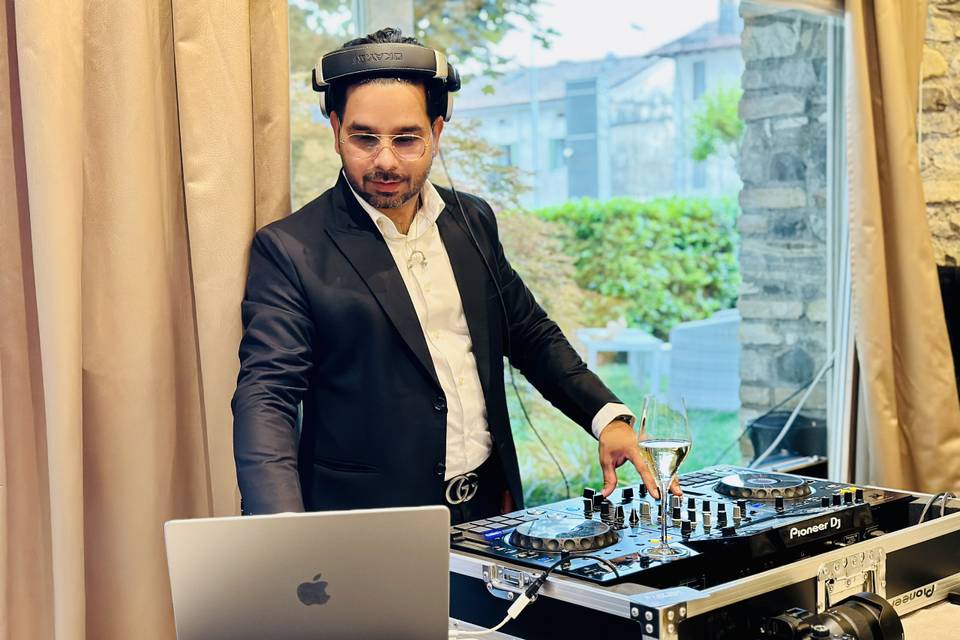 Indian Dj