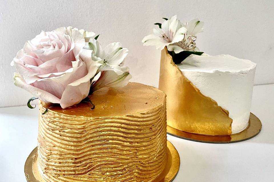 Mini wedding cake