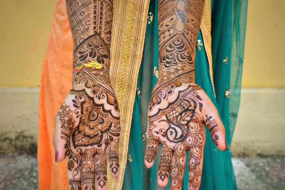 Mehndi sposa indiana