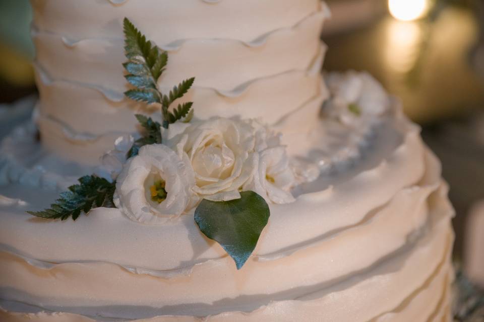 Compose your wedding cake