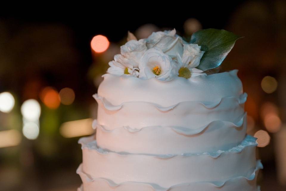 Compose your wedding cake