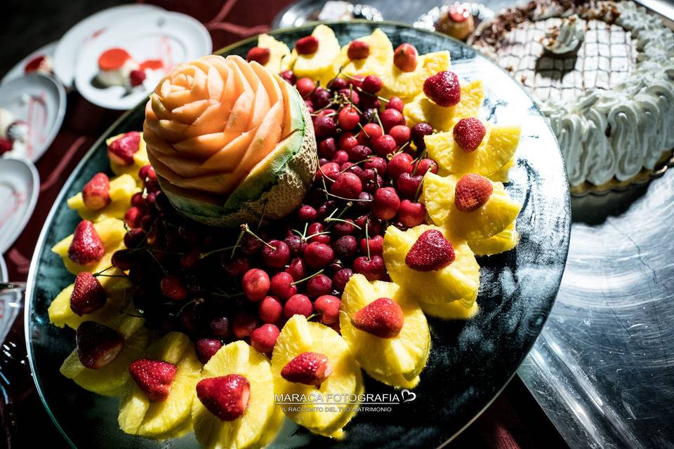 Buffet di frutta e dolci