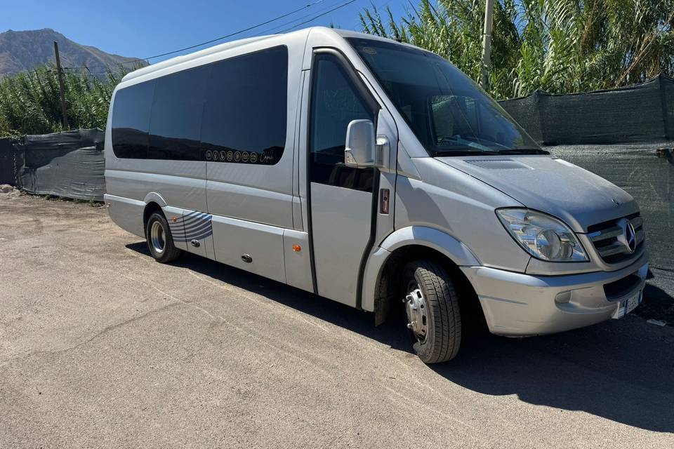 MERCEDES CAPRI 20 POSTI