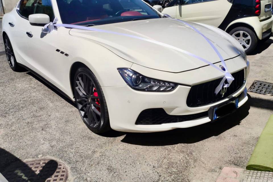 Maserati ghibli bianco gransp