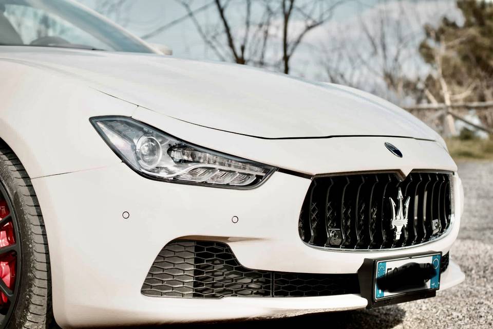 Maserati ghibli bianco gransp