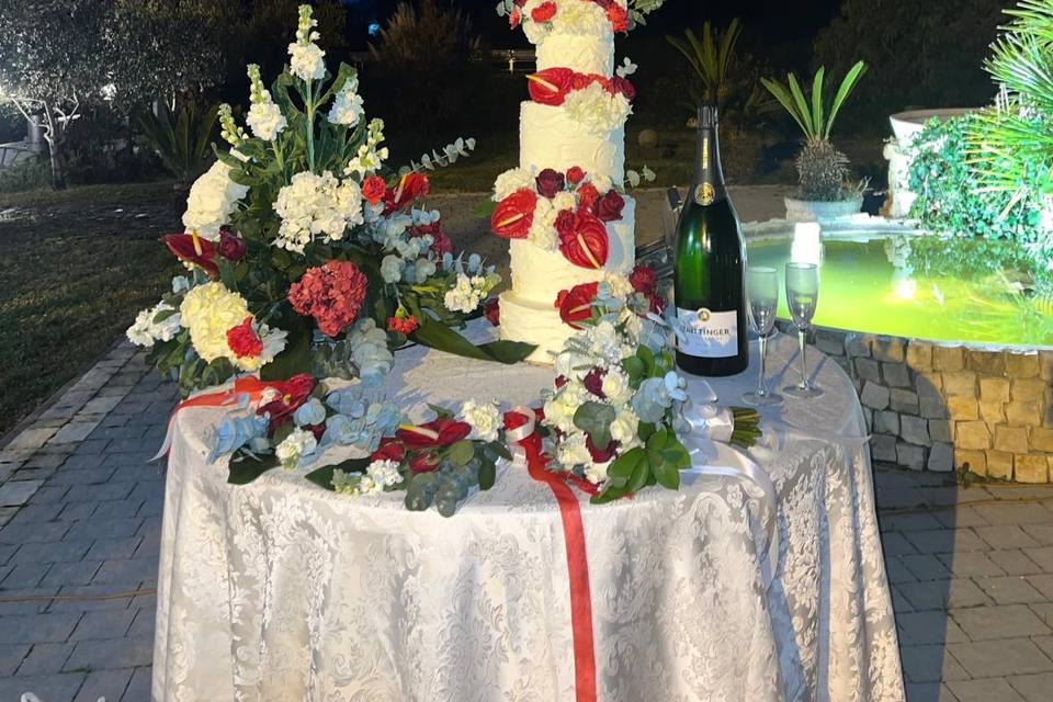 Allestimento torta nuziale