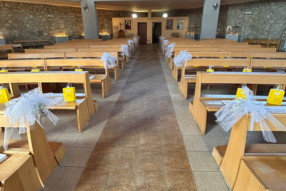 Panche chiesa