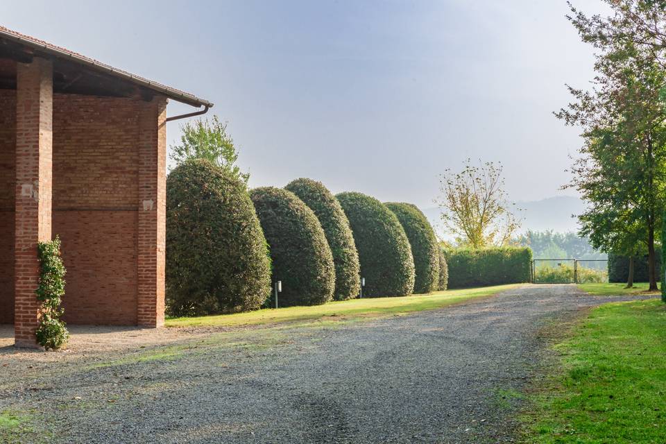 Esterno Giardino con stalla